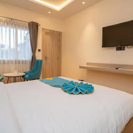 Hotel Crown Plaza